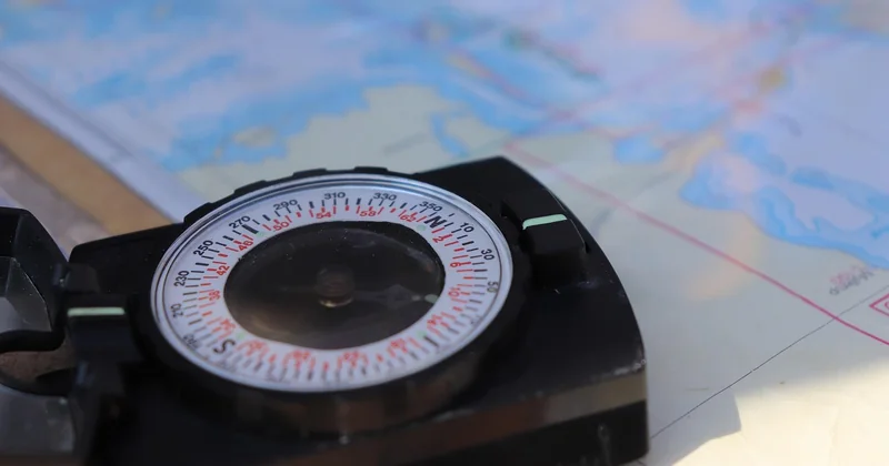 GPS, boussole et outils nature