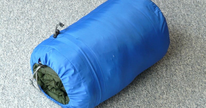 Dormir au camping : comment choisir le bon sac de couchage