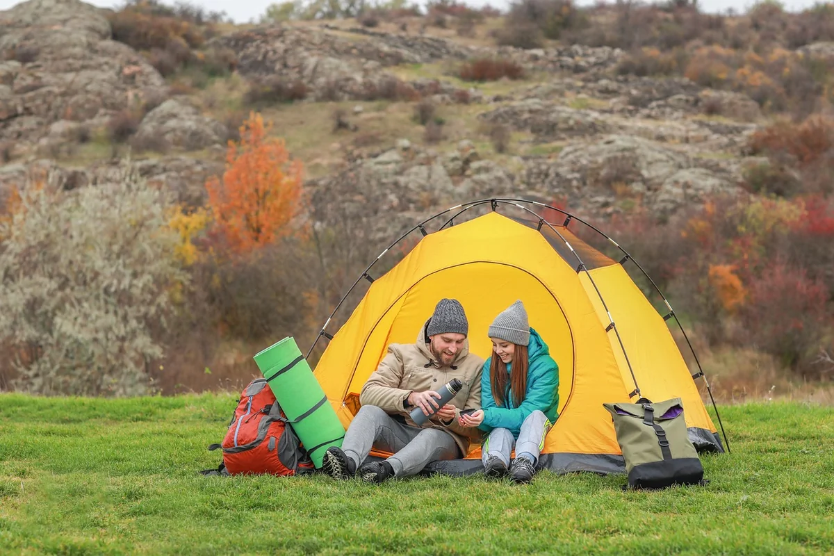 Comment choisir un camping pour couple : les critères qui changent tout
