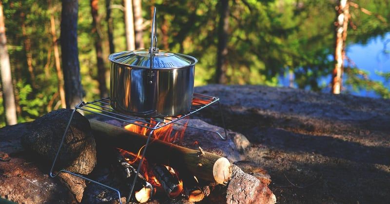 Équipement cuisine camping écologique et léger : le guide malin